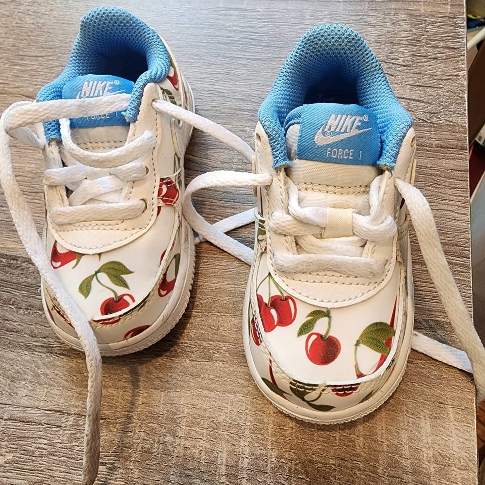 Nike Air Force 1, Cherry, Toddler size 5c